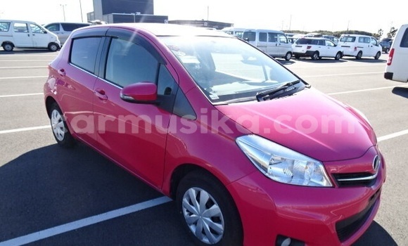 Acheter Occasion Voiture Toyota Vitz Rouge à Beitbridge, Matabeleland South Acheter Occasion Voiture Toyota Vitz Rouge à Beitbridge, Matabeleland South