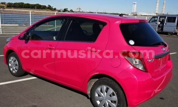 Acheter Occasion Voiture Toyota Vitz Rouge à Beitbridge, Matabeleland South Acheter Occasion Voiture Toyota Vitz Rouge à Beitbridge, Matabeleland South