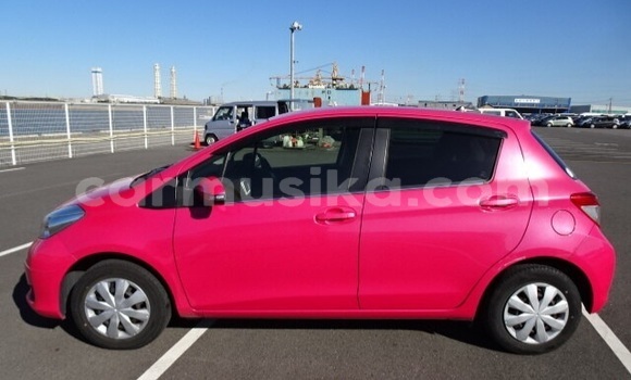Acheter Occasion Voiture Toyota Vitz Rouge à Beitbridge, Matabeleland South Acheter Occasion Voiture Toyota Vitz Rouge à Beitbridge, Matabeleland South