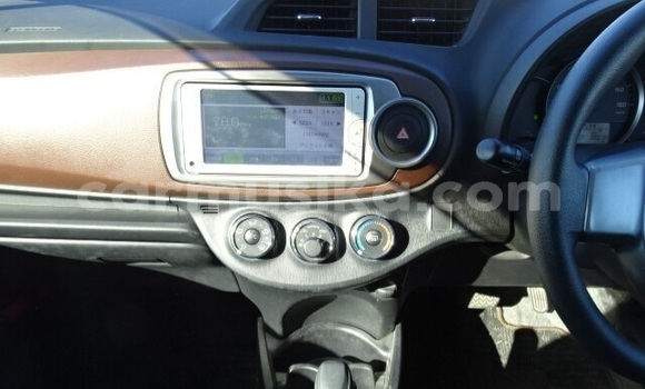 Acheter Occasion Voiture Toyota Vitz Rouge à Beitbridge, Matabeleland South Acheter Occasion Voiture Toyota Vitz Rouge à Beitbridge, Matabeleland South