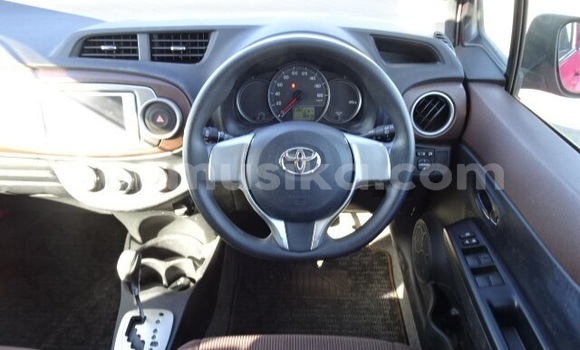 Acheter Occasion Voiture Toyota Vitz Rouge à Beitbridge, Matabeleland South Acheter Occasion Voiture Toyota Vitz Rouge à Beitbridge, Matabeleland South