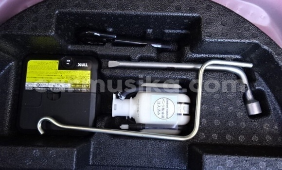 Acheter Occasion Voiture Toyota Vitz Rouge à Beitbridge, Matabeleland South Acheter Occasion Voiture Toyota Vitz Rouge à Beitbridge, Matabeleland South