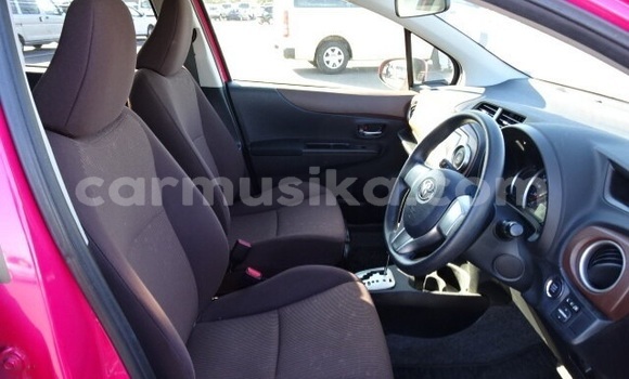 Acheter Occasion Voiture Toyota Vitz Rouge à Beitbridge, Matabeleland South Acheter Occasion Voiture Toyota Vitz Rouge à Beitbridge, Matabeleland South