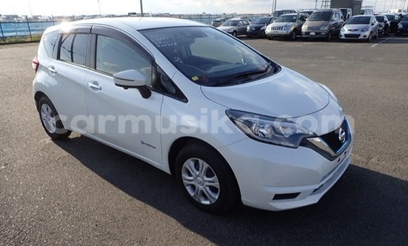 Buy Used Nissan Note White Car in Beitbridge in Matabeleland South