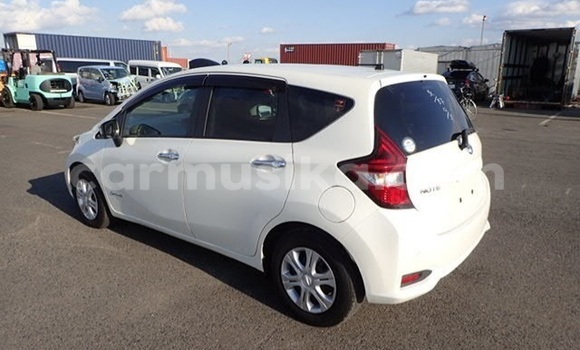 Acheter Occasion Voiture Nissan Note Blanc à Beitbridge, Matabeleland South Acheter Occasion Voiture Nissan Note Blanc à Beitbridge, Matabeleland South