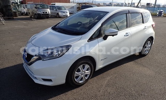 Acheter Occasion Voiture Nissan Note Blanc à Beitbridge, Matabeleland South Acheter Occasion Voiture Nissan Note Blanc à Beitbridge, Matabeleland South