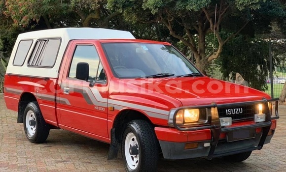 Acheter Occasion Voiture Isuzu Axiom Rouge à Beitbridge, Matabeleland South Acheter Occasion Voiture Isuzu Axiom Rouge à Beitbridge, Matabeleland South