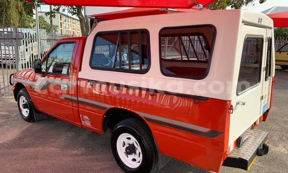 Acheter Occasion Voiture Isuzu Axiom Rouge à Beitbridge, Matabeleland South Acheter Occasion Voiture Isuzu Axiom Rouge à Beitbridge, Matabeleland South