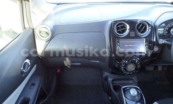 Acheter Occasion Voiture Nissan Note Blanc à Beitbridge, Matabeleland South Acheter Occasion Voiture Nissan Note Blanc à Beitbridge, Matabeleland South