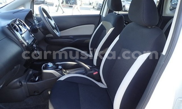 Acheter Occasion Voiture Nissan Note Blanc à Beitbridge, Matabeleland South Acheter Occasion Voiture Nissan Note Blanc à Beitbridge, Matabeleland South