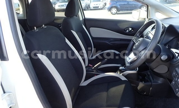 Acheter Occasion Voiture Nissan Note Blanc à Beitbridge, Matabeleland South Acheter Occasion Voiture Nissan Note Blanc à Beitbridge, Matabeleland South