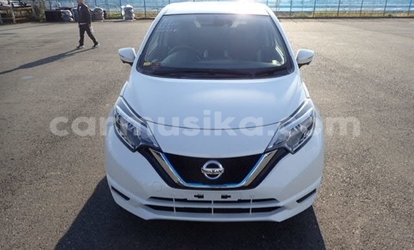 Acheter Occasion Voiture Nissan Note Blanc à Beitbridge, Matabeleland South Acheter Occasion Voiture Nissan Note Blanc à Beitbridge, Matabeleland South