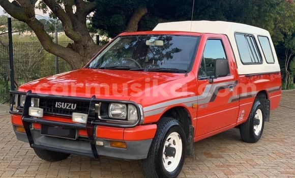 Acheter Occasion Voiture Isuzu Axiom Rouge à Beitbridge, Matabeleland South Acheter Occasion Voiture Isuzu Axiom Rouge à Beitbridge, Matabeleland South