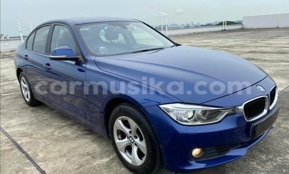 Nunua Ilio tumika BMW 3–Series Bluu Gari ndani ya Beitbridge nchini Matabeleland Kusini