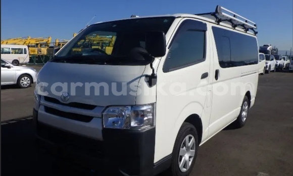 Acheter Occasion Voiture Toyota RegiusAce Blanc à Beitbridge, Matabeleland South