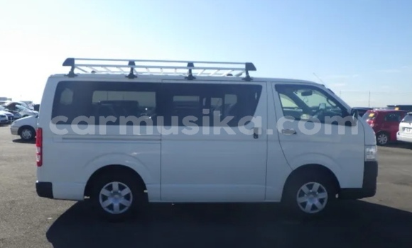 Tenga Tsaru Toyota RegiusAce Chena Mota in Beitbridge in Matabeleland South Tenga Tsaru Toyota RegiusAce Chena Mota in Beitbridge in Matabeleland South