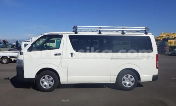 Tenga Tsaru Toyota RegiusAce Chena Mota in Beitbridge in Matabeleland South Tenga Tsaru Toyota RegiusAce Chena Mota in Beitbridge in Matabeleland South