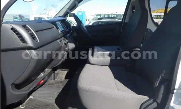 Tenga Tsaru Toyota RegiusAce Chena Mota in Beitbridge in Matabeleland South Tenga Tsaru Toyota RegiusAce Chena Mota in Beitbridge in Matabeleland South