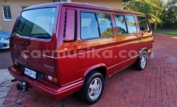 Tenga Tsaru Volkswagen Caravelle Tsvuku Mota in Beitbridge in Matabeleland South Tenga Tsaru Volkswagen Caravelle Tsvuku Mota in Beitbridge in Matabeleland South