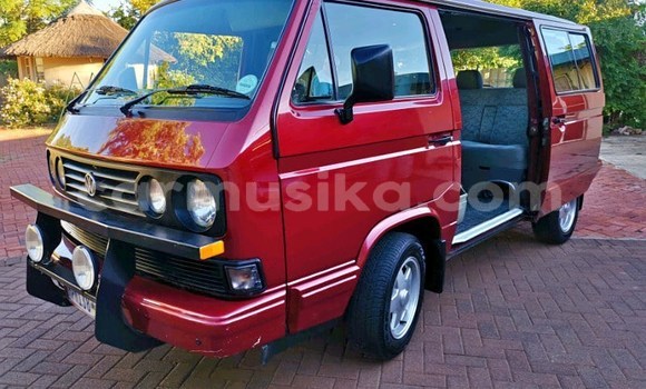 Tenga Tsaru Volkswagen Caravelle Tsvuku Mota in Beitbridge in Matabeleland South Tenga Tsaru Volkswagen Caravelle Tsvuku Mota in Beitbridge in Matabeleland South