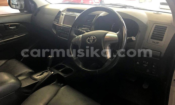 Acheter Occasion Voiture Toyota Fortuner Gris à Beitbridge, Matabeleland South Acheter Occasion Voiture Toyota Fortuner Gris à Beitbridge, Matabeleland South