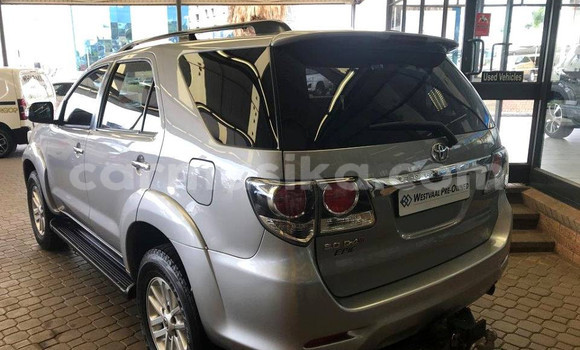Acheter Occasion Voiture Toyota Fortuner Gris à Beitbridge, Matabeleland South Acheter Occasion Voiture Toyota Fortuner Gris à Beitbridge, Matabeleland South