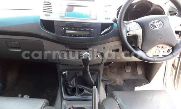 Buy Used Toyota Hilux White Car in Beitbridge in Matabeleland South Buy Used Toyota Hilux White Car in Beitbridge in Matabeleland South