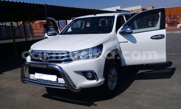 Acheter Occasion Voiture Toyota Hilux Blanc à Beitbridge, Matabeleland South Acheter Occasion Voiture Toyota Hilux Blanc à Beitbridge, Matabeleland South