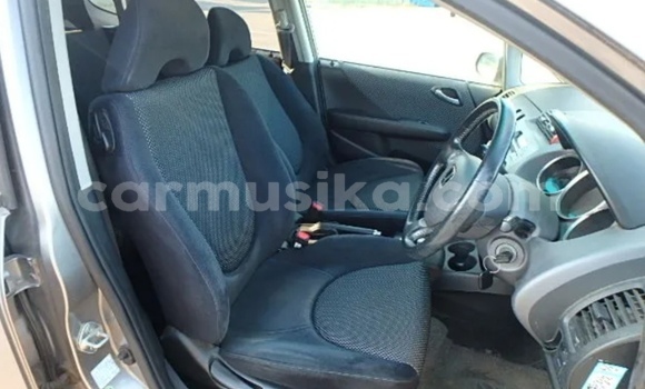 Nunua Ilio tumika Honda Fit Fedha Gari ndani ya Beitbridge nchini Matabeleland Kusini Nunua Ilio tumika Honda Fit Fedha Gari ndani ya Beitbridge nchini Matabeleland Kusini