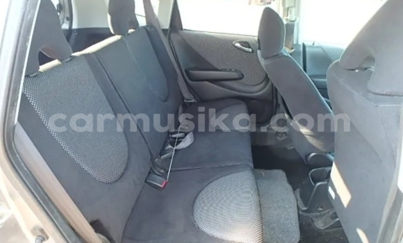 Nunua Ilio tumika Honda Fit Fedha Gari ndani ya Beitbridge nchini Matabeleland Kusini Nunua Ilio tumika Honda Fit Fedha Gari ndani ya Beitbridge nchini Matabeleland Kusini