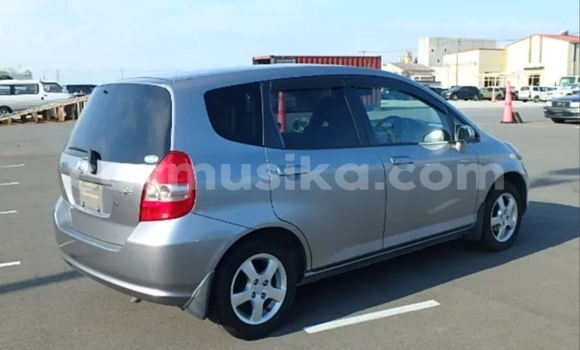 Nunua Ilio tumika Honda Fit Fedha Gari ndani ya Beitbridge nchini Matabeleland Kusini Nunua Ilio tumika Honda Fit Fedha Gari ndani ya Beitbridge nchini Matabeleland Kusini