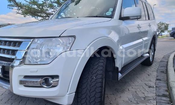 Nunua Ilio tumika Mitsubishi Pajero Nyeupe Gari ndani ya Beitbridge nchini Matabeleland Kusini