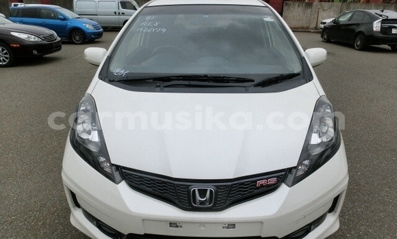 Acheter Occasion Voiture Honda Fit Blanc à Beitbridge, Matabeleland South Acheter Occasion Voiture Honda Fit Blanc à Beitbridge, Matabeleland South