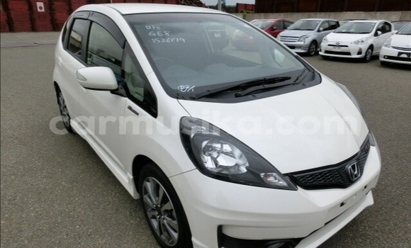 Acheter Occasion Voiture Honda Fit Blanc à Beitbridge, Matabeleland South Acheter Occasion Voiture Honda Fit Blanc à Beitbridge, Matabeleland South