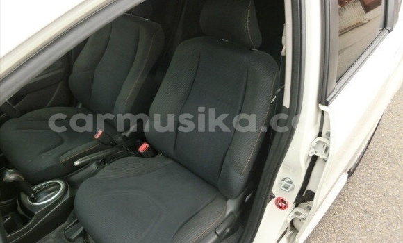 Acheter Occasion Voiture Honda Fit Blanc à Beitbridge, Matabeleland South Acheter Occasion Voiture Honda Fit Blanc à Beitbridge, Matabeleland South