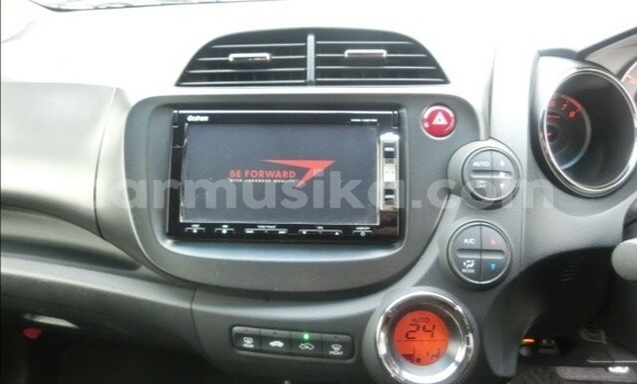 Acheter Occasion Voiture Honda Fit Blanc à Beitbridge, Matabeleland South Acheter Occasion Voiture Honda Fit Blanc à Beitbridge, Matabeleland South