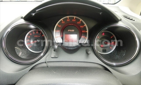 Acheter Occasion Voiture Honda Fit Blanc à Beitbridge, Matabeleland South Acheter Occasion Voiture Honda Fit Blanc à Beitbridge, Matabeleland South