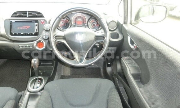 Acheter Occasion Voiture Honda Fit Blanc à Beitbridge, Matabeleland South Acheter Occasion Voiture Honda Fit Blanc à Beitbridge, Matabeleland South