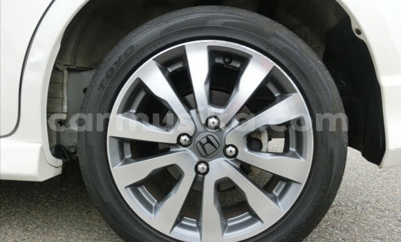 Acheter Occasion Voiture Honda Fit Blanc à Beitbridge, Matabeleland South Acheter Occasion Voiture Honda Fit Blanc à Beitbridge, Matabeleland South