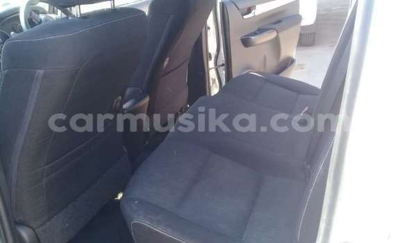 Acheter Occasion Voiture Toyota Hilux Blanc à Beitbridge, Matabeleland South Acheter Occasion Voiture Toyota Hilux Blanc à Beitbridge, Matabeleland South