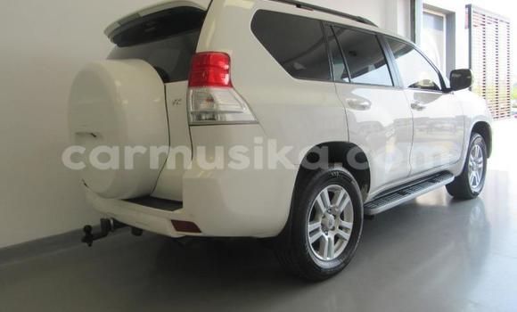 Acheter Occasion Voiture Toyota Land Cruiser Prado Blanc à Beitbridge, Matabeleland South Acheter Occasion Voiture Toyota Land Cruiser Prado Blanc à Beitbridge, Matabeleland South
