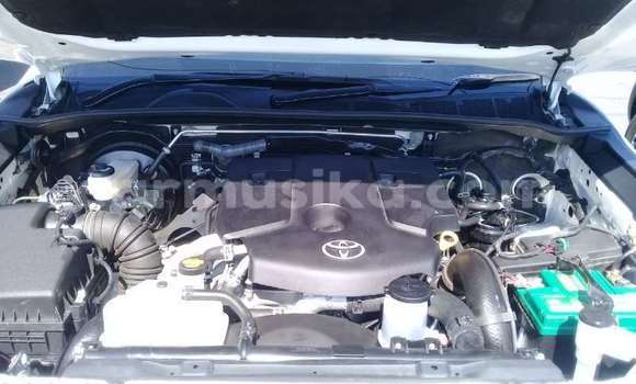 Acheter Occasion Voiture Toyota Hilux Blanc à Beitbridge, Matabeleland South Acheter Occasion Voiture Toyota Hilux Blanc à Beitbridge, Matabeleland South