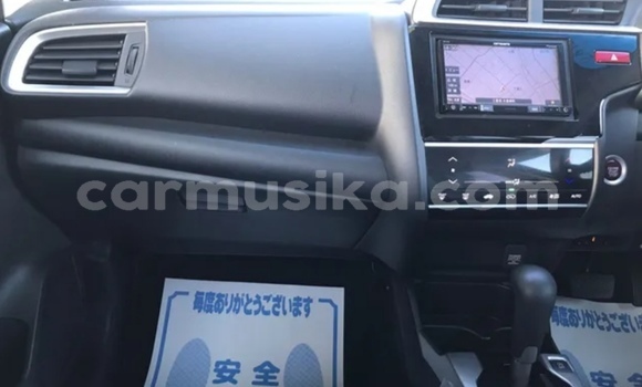 Acheter Occasion Voiture Honda Fit Blanc à Beitbridge, Matabeleland South Acheter Occasion Voiture Honda Fit Blanc à Beitbridge, Matabeleland South