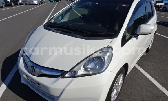 Nunua Ilio tumika Honda Fit Nyeupe Gari ndani ya Beitbridge nchini Matabeleland Kusini Nunua Ilio tumika Honda Fit Nyeupe Gari ndani ya Beitbridge nchini Matabeleland Kusini