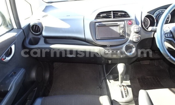 Nunua Ilio tumika Honda Fit Nyeupe Gari ndani ya Beitbridge nchini Matabeleland Kusini Nunua Ilio tumika Honda Fit Nyeupe Gari ndani ya Beitbridge nchini Matabeleland Kusini