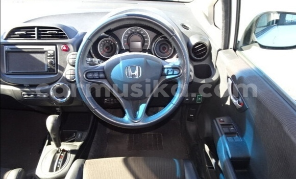 Nunua Ilio tumika Honda Fit Nyeupe Gari ndani ya Beitbridge nchini Matabeleland Kusini Nunua Ilio tumika Honda Fit Nyeupe Gari ndani ya Beitbridge nchini Matabeleland Kusini