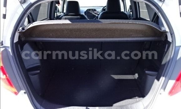 Nunua Ilio tumika Honda Fit Nyeupe Gari ndani ya Beitbridge nchini Matabeleland Kusini Nunua Ilio tumika Honda Fit Nyeupe Gari ndani ya Beitbridge nchini Matabeleland Kusini