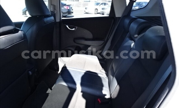 Nunua Ilio tumika Honda Fit Nyeupe Gari ndani ya Beitbridge nchini Matabeleland Kusini Nunua Ilio tumika Honda Fit Nyeupe Gari ndani ya Beitbridge nchini Matabeleland Kusini