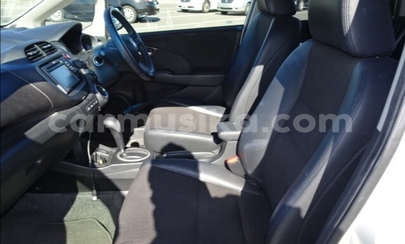 Nunua Ilio tumika Honda Fit Nyeupe Gari ndani ya Beitbridge nchini Matabeleland Kusini Nunua Ilio tumika Honda Fit Nyeupe Gari ndani ya Beitbridge nchini Matabeleland Kusini