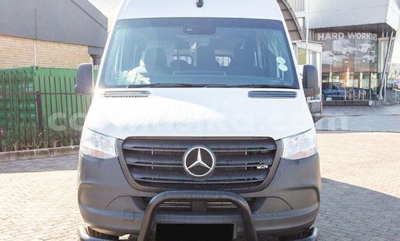 Acheter Occasion Voiture Mercedes Viano Blanc à Beitbridge, Matabeleland South Acheter Occasion Voiture Mercedes Viano Blanc à Beitbridge, Matabeleland South